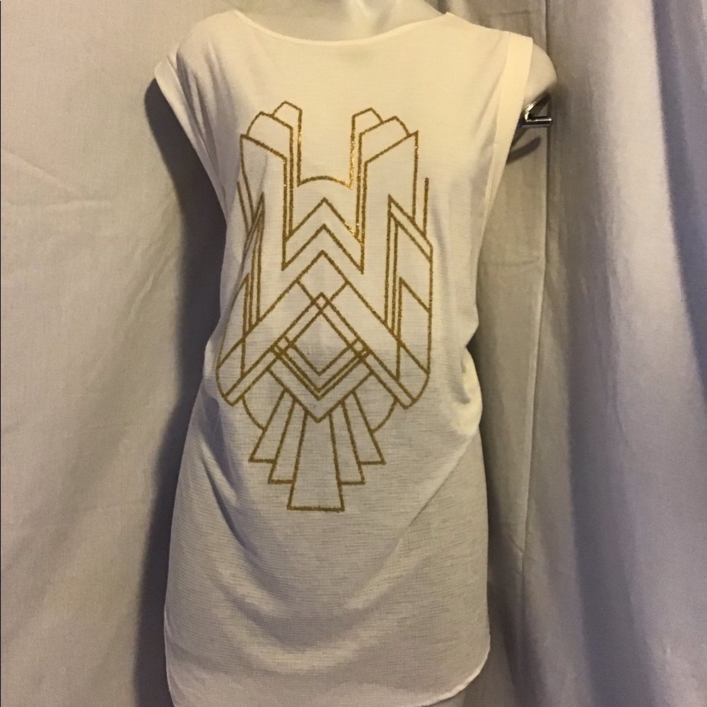 This is a beautiful Worthington blouse